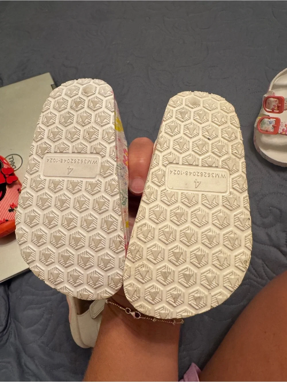3 PAIR OF LITTLE GIRLS SHOES - SANDALS & A PAIR OF MINNIE MOUSE WATER SHOES